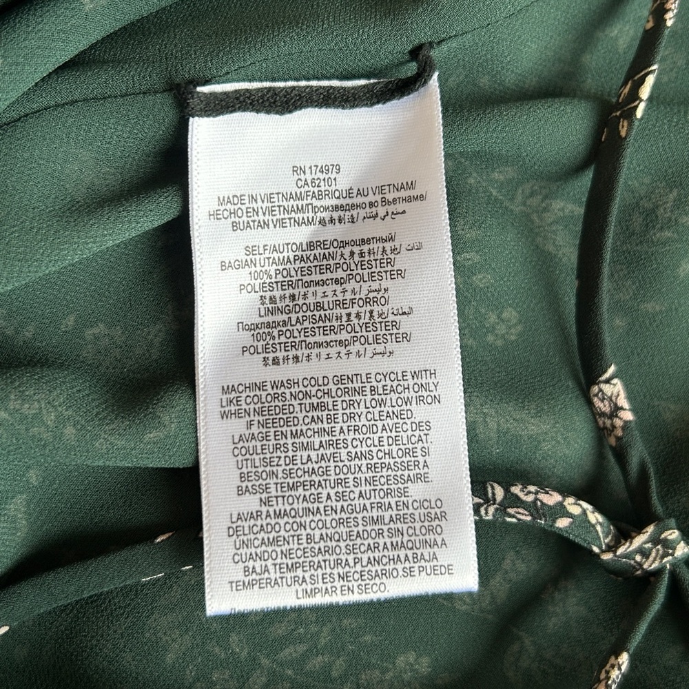 BCBGMaxAzria Spruce Green Strappy
Floral Camisole Top - Picture 10 of 13